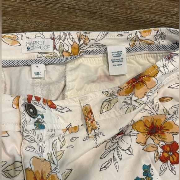 Market & Spruce Floral shorts - Picture 3 of 5